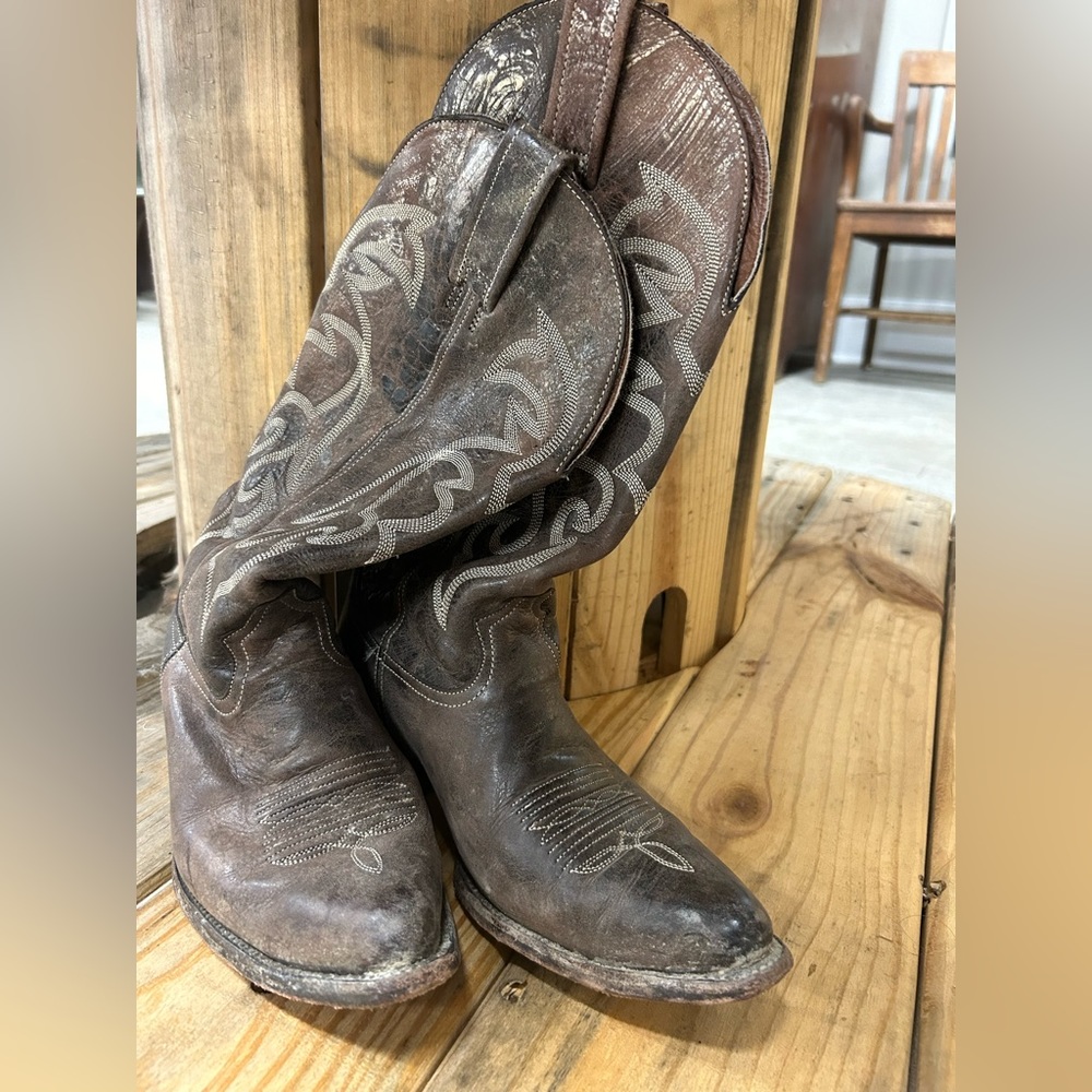 Matisse 7.5 gray leather boots. Good used condition.